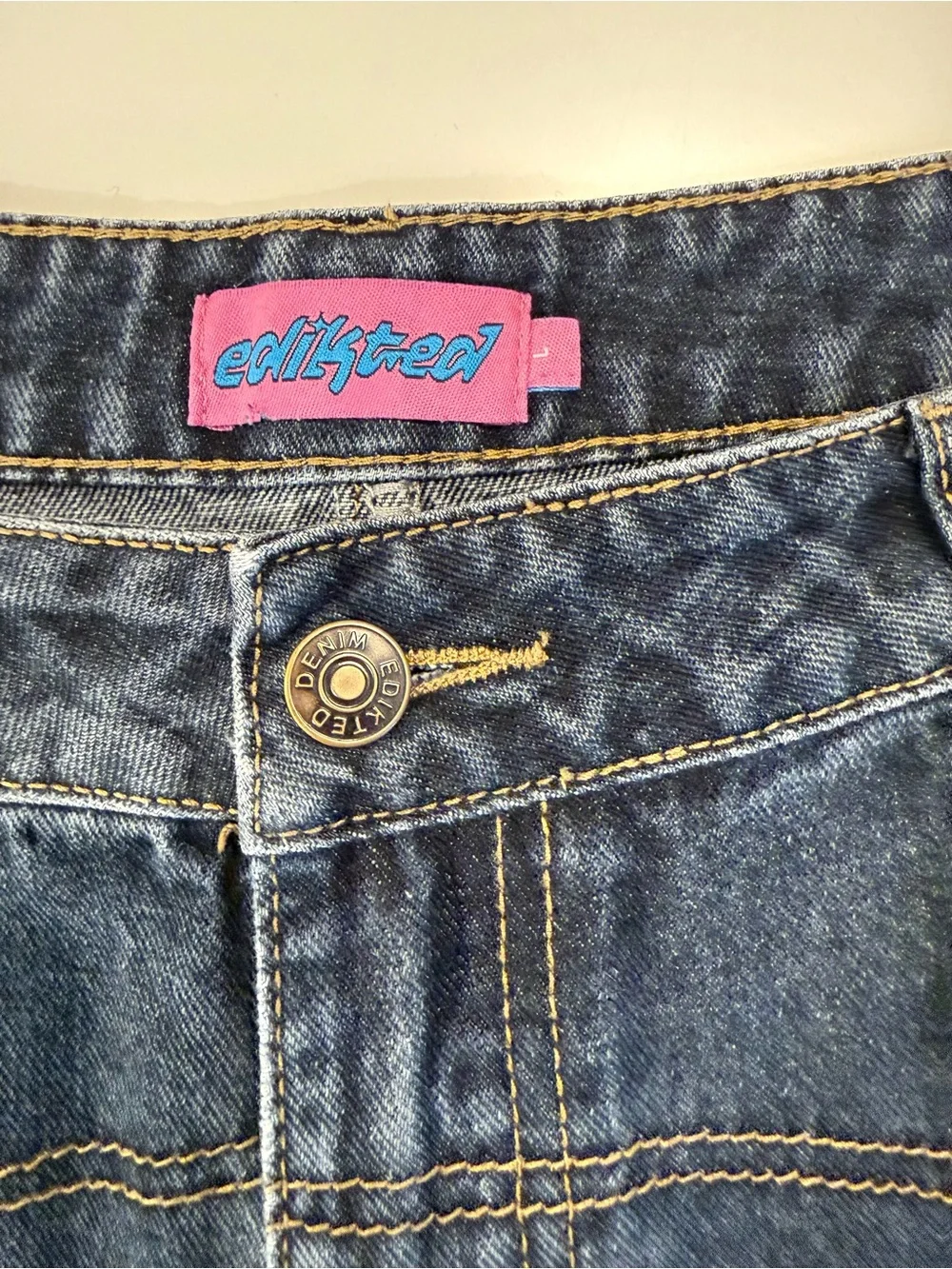 EDIKTED Unisex Baggy Curved Stitch Jorts Size L Dark Wash Skater Bermuda Shorts